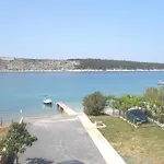 4956-1 For 7 People In Barbat Apartman *