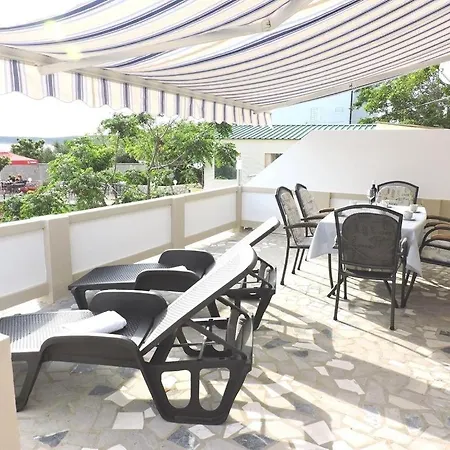 Апартаменты 4956-1 For 7 People In Barbat *